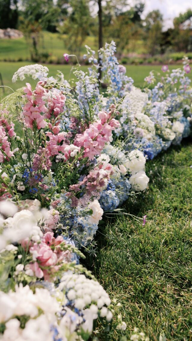 “Watercolor” vibe achieved ☑️

@ashleezimmermanphotography @misslyssplanning @westwyndgardens 

#localflowers #lancasterflorist #lancasterwedding #fingerlakesflorist #fingerlakeswedding