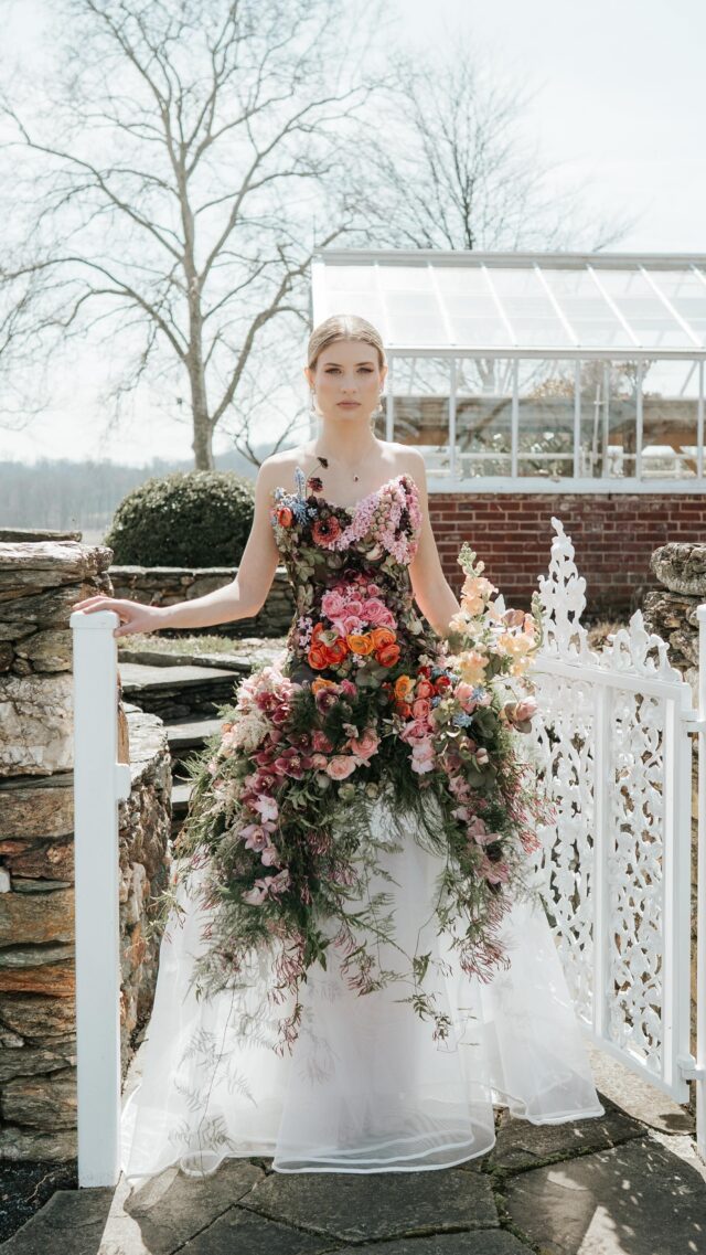 If we can create a dress out of flowers…
your centerpieces will be just fine 🤍

From statement pieces to the smallest details—we’re here for all of it.
.

Recent flower dress from the @poshbridallanc fashion show @drumoreestate 

Gowns & Decor: @poshbridallanc
Floral Gown: @splintsanddaisies 
Venue & catering: @drumoreestate
Hair & Mkup: @bridesbyenvy
Photography: @vincehaphotography @kr.productions
Music & Lighting: @bakereventco
Greenwall backdrop: @a_to_z_event_rentals
Champagne: Special Event Spirits
Models: @hopeklessig mnwardpix @ritakotey77 @ruenique_designs @_myleepaige

#flowerdress #dressmadeofflowers #lancasterflorist #fingerlakesflorist #freshflowerdress