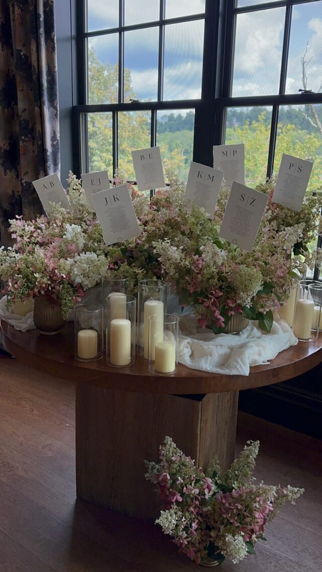 Hydrangea in its pre-fall tones, in all its glory! 

It takes a full mature shrub to create a table. 

@riverhouseatodettes #localflowers #lancasterflorist #fingerlakesflorist #hydrangea