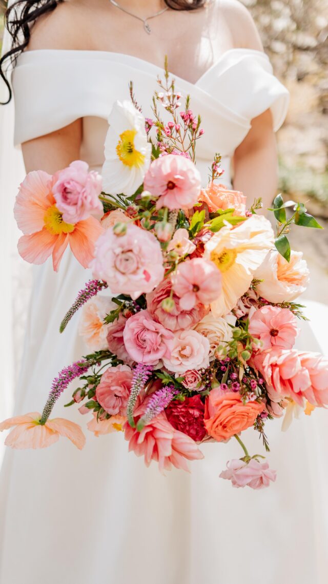 Rainy days make for gorgeous photos!!!
Headed back to the New Hope area today for a meeting with @eventsbymerida and our sweet October couple! Umbrellas are going to be standard attire.
PC @sharynlouisephoto