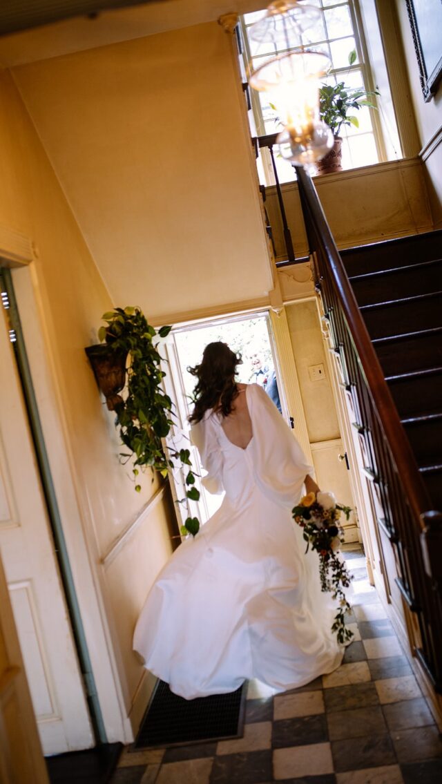 Aaaaaahhhhh, I was waiting for these! Emma & Brett @conestogahouseandgardens …… captured by @nicoleonemiller 

Excuse me while I drool.

I had so much of my heart in that bridal bouquet. Heart and my last amazing stem of mock orange, that may or may not have dropped its petals along the way. Like being its very own flower girl.
