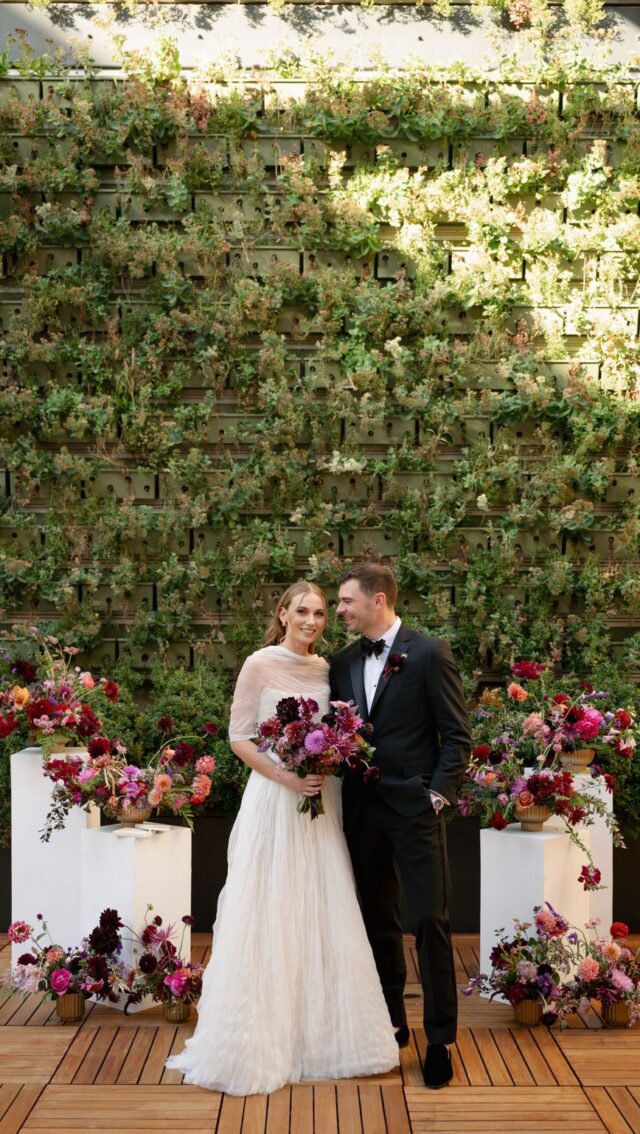 When your ceremony arrangements become part of your centerpieces…….. 
An easy way to maximize your flowers!

@presleygracephotography @excelsiorlancasterpa @spruceweddingsandevents
